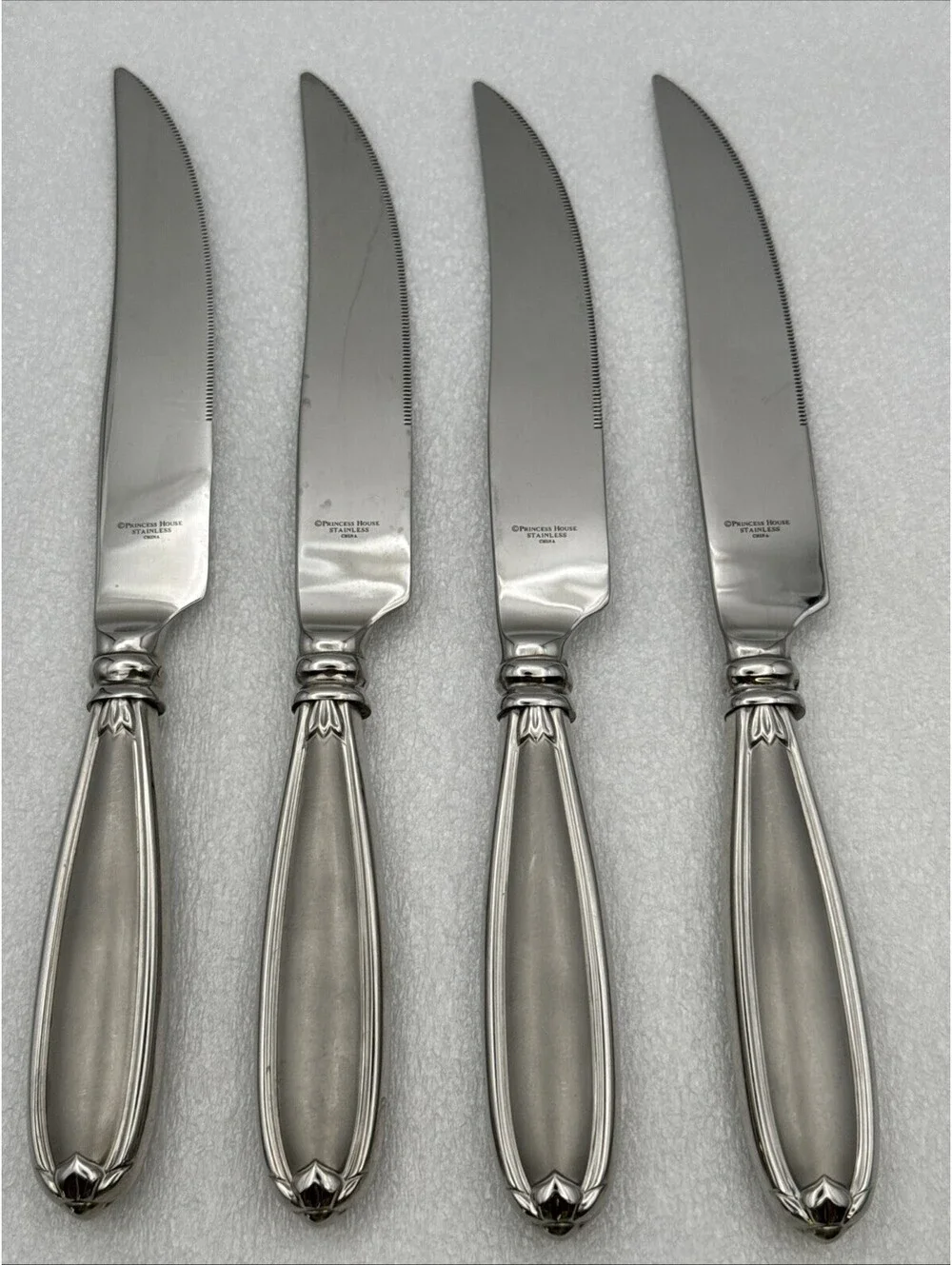 Set Of 4 Princess House BARRINGTON Steak Knives EUC 18/10 Stainless Flatware 10”
